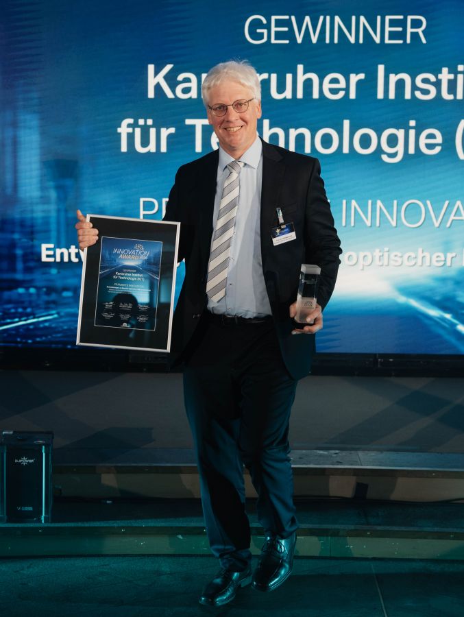 Prof. Dr. Christian Koos